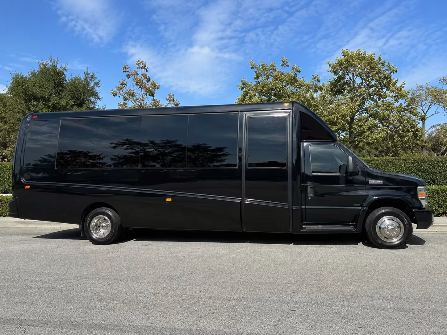 clifton minibus rentals to nj transit rail stations